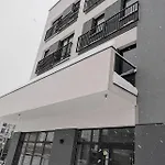 Raciborska 1 *