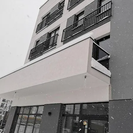 Raciborska 1 *